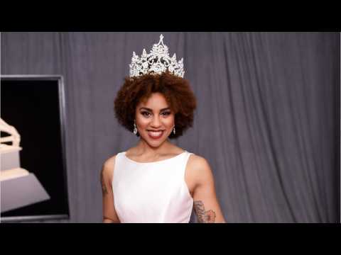 VIDEO : Joy Villa Painted A Fetus On Her Grammys Dress