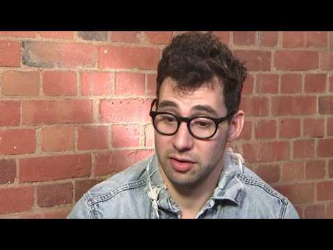 VIDEO : Is Jack Antonoff Dating A Model?
