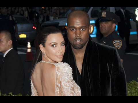 VIDEO : Kim Kardashian West and Kanye West's surrogate ready for birth