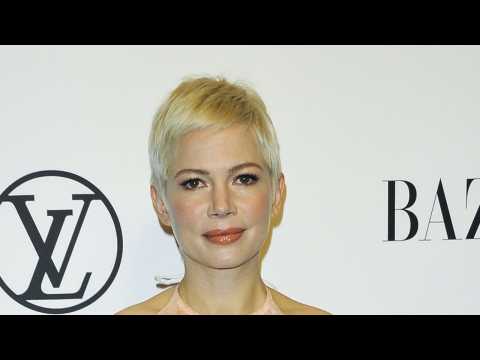 VIDEO : Is Michelle Williams Engaged?