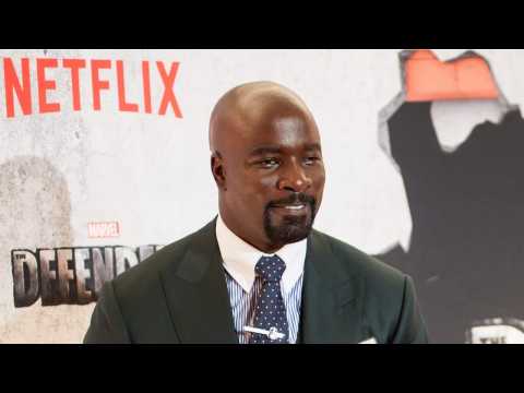 VIDEO : 'Luke Cage' Actor Mike Colter Finally Joins Twitter
