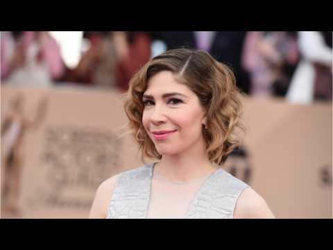 VIDEO : Carrie Brownstein's Memoir To Be Adapted For TV