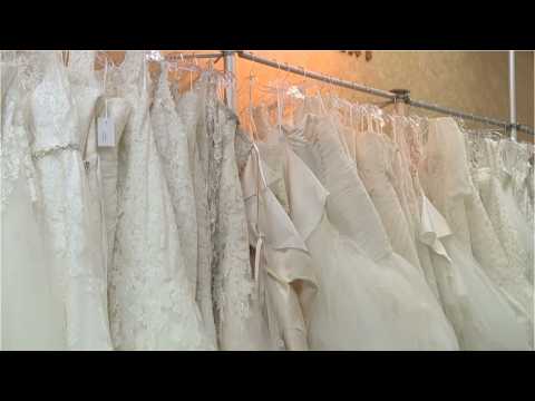 VIDEO : Brutally Honest Woman Sells Wedding Dress After Failed Marriage