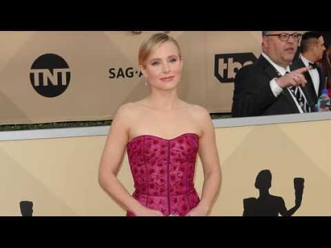 VIDEO : Kristen Bell Is the 'First Lady' of the SAG Awards