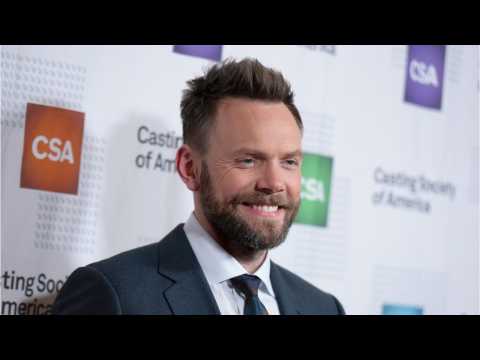 VIDEO : Joel McHale Teaming With Netflix For New Talk Show