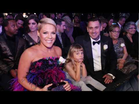 VIDEO : The Mother-Daughter Combos That Rocked The Grammys