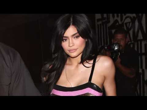 VIDEO : Kylie Jenner Still Hasn't Hired a Nanny