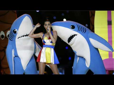 VIDEO : ?Left Shark? Dancer Says He Flubbed Super Bowl Halftime Routine on Purpose