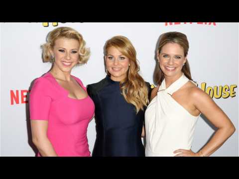 VIDEO : Fuller House Gets Another Season At Netflix