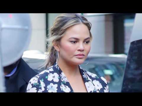 VIDEO : Chrissy Teigen Doesn't Wear Dolce & Gabbana After What They Said