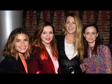 VIDEO : Sisterhood Of The Traveling Pants Cast Reunite To Celebrate Some Big News