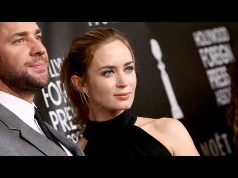 VIDEO : Emily Blunt Worries Her Daughter Won't Like Her 'Mary Poppins'