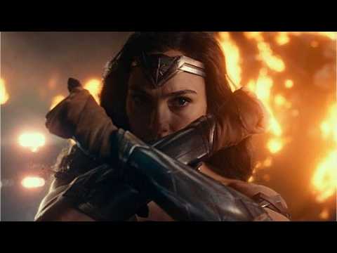 VIDEO : Warners Tries To Fix DC Films