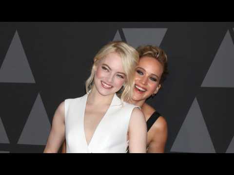 VIDEO : Emma Stone Reveals How She and Jennifer Lawrence Became Friends