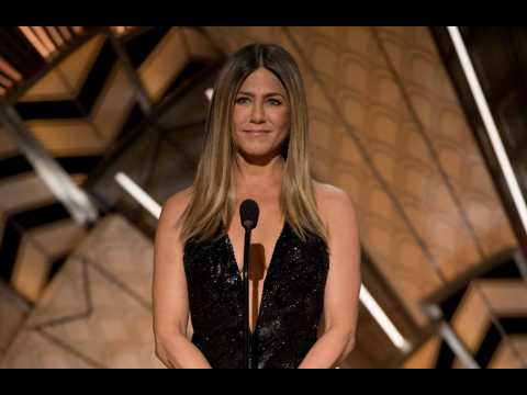 VIDEO : Jennifer Aniston and Angelina Jolie to present at Golden Globes