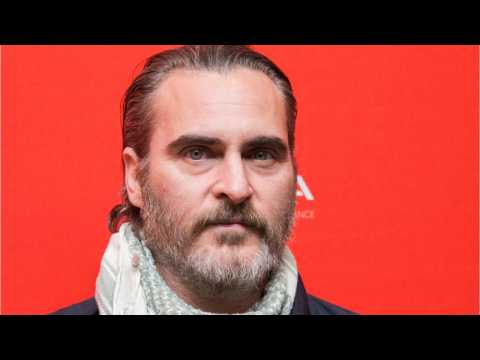 VIDEO : Joaquin Phoenix Signs Up To Play The Joker