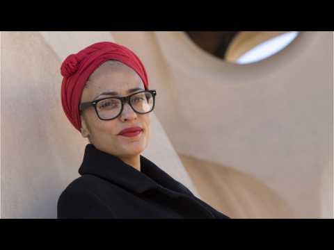 VIDEO : Zadie Smith Chronicles American Life In 'Feel Free'