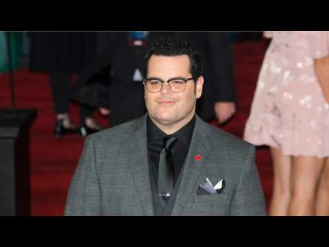 VIDEO : Josh Gad Teases About The Penguin