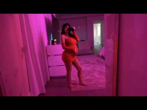 VIDEO : Kylie Jenner's baby beats Beyonce's twins