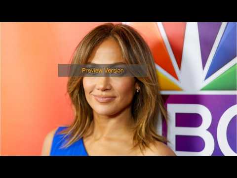 VIDEO : Jennifer Lopez Offers 20% Off Makeup On Her Birthday