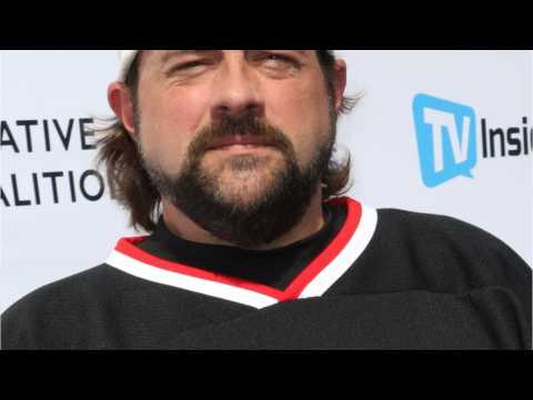 VIDEO : Kevin Smith Wants A Directing Spot On 'Batwoman'