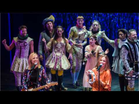 VIDEO : NYTimes Critic Apologizes For Misgendering Performer