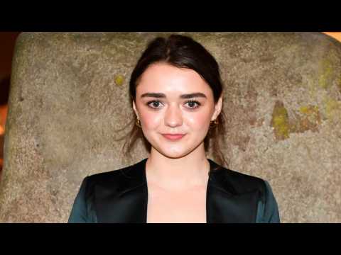 VIDEO : Maisie Williams Parents Were Uncomfortable With Sex Scenes At First