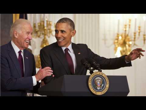 VIDEO : Barack Obama And Joe Biden Reunite For Lunch At A DC Bakery