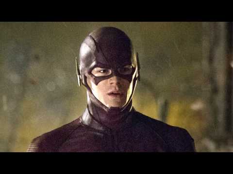 VIDEO : The Flash Cast Drops Some F-Bombs In Blooper Reel
