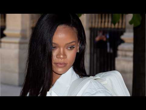 VIDEO : Rihanna's $6 Natural Hair Secret