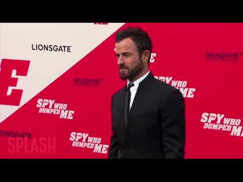 VIDEO : Justin Theroux sees 'similarities' between acting and spying