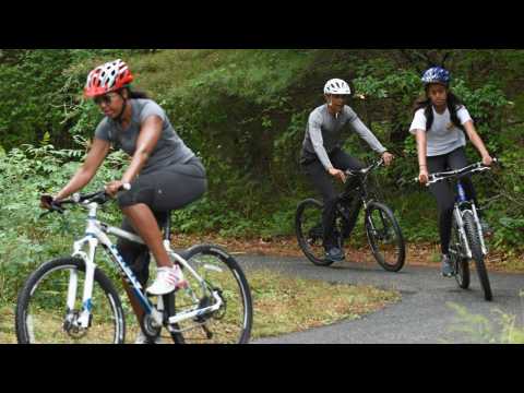 VIDEO : The Obamas Travel The World After Leaving The White House