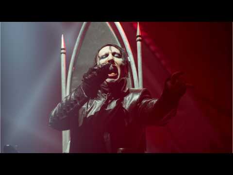 VIDEO : Police Handcuff Marilyn Manson But Just For Fun