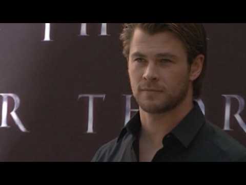 VIDEO : Chris Hemsworth cumple 35 aos!