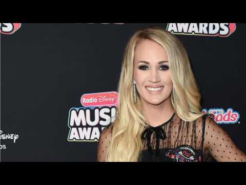 VIDEO : Carrie Underwood Shows Off Baby Bump On Instagram