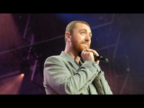 VIDEO : Sam Smith Enrages Fans