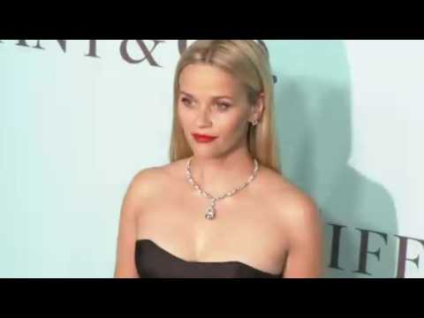 VIDEO : Reese Witherspoon Uncanny Resemblance To Her Body Double