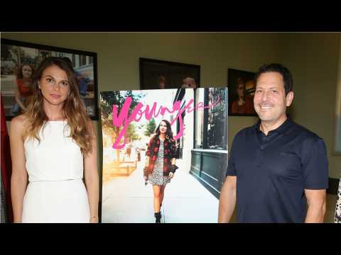 VIDEO : Paramount Picks Up TV Series ?Younger? From TV Land