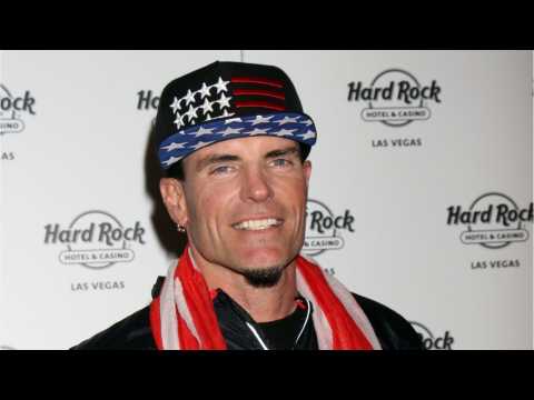 VIDEO : Yes, Vanilla Ice Really Was on That Quarantined Flight From Dubai
