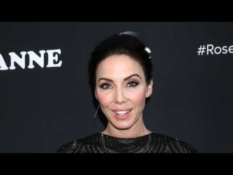 VIDEO : Actress and Comedian Whitney Cummings Is Engaged