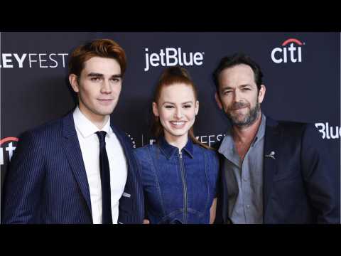 VIDEO : New Riverdale Poster Teases Darker Season