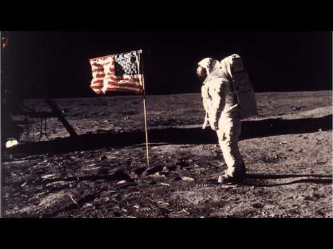 VIDEO : Buzz Aldrin Weighs In on ?First Man? Flag Controversy