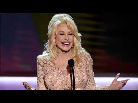 VIDEO : Dolly Parton To Be Honored At Grammy Gala