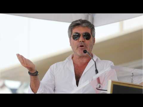 VIDEO : Simon Cowell Gets Star On Walk of Fame
