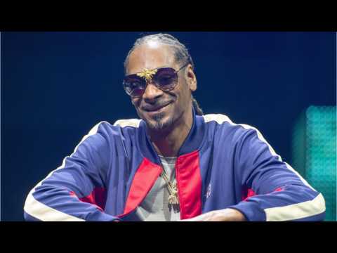 VIDEO : Snoop Dogg Preps New Cookbook, ?From Crook to Cook?