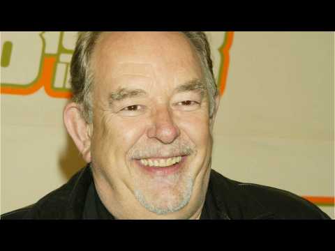 VIDEO : Robin Leach, 'Lifestyles of the Rich and Famous' host, dies at 76