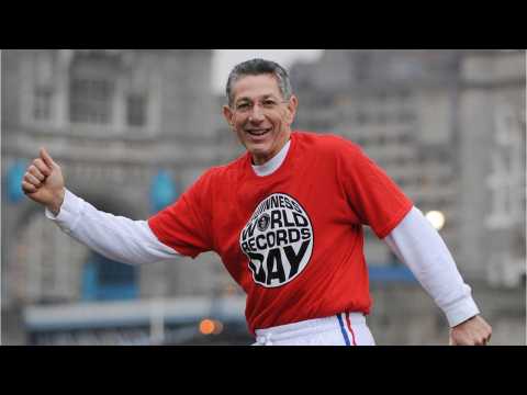 VIDEO : Guinness World Records - The Man W/ The Most Records