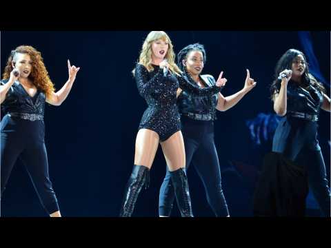VIDEO : Taylor Swift Performs ?Tim McGraw? W/ Faith Hill And Tim McGraw