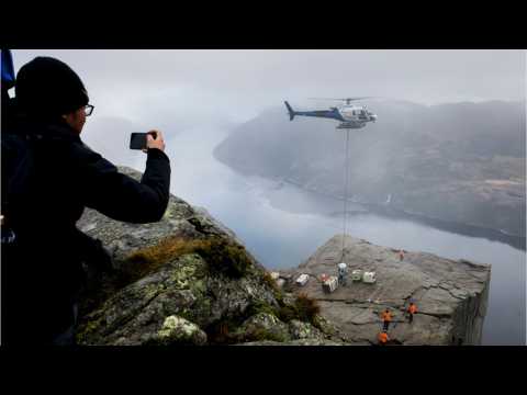VIDEO : Fans Watch 'Mission: Impossible ? Fallout' At Top Of Cliff Where Climax Takes Place
