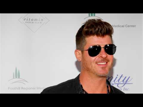 VIDEO : Robin Thicke On Dad Life